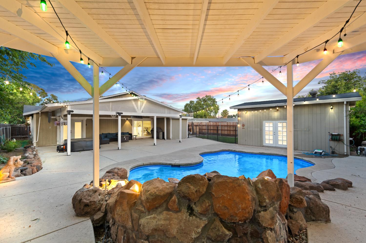 Detail Gallery Image 57 of 61 For 6933 8th Ave, Rio Linda,  CA 95673 - 5 Beds | 2 Baths