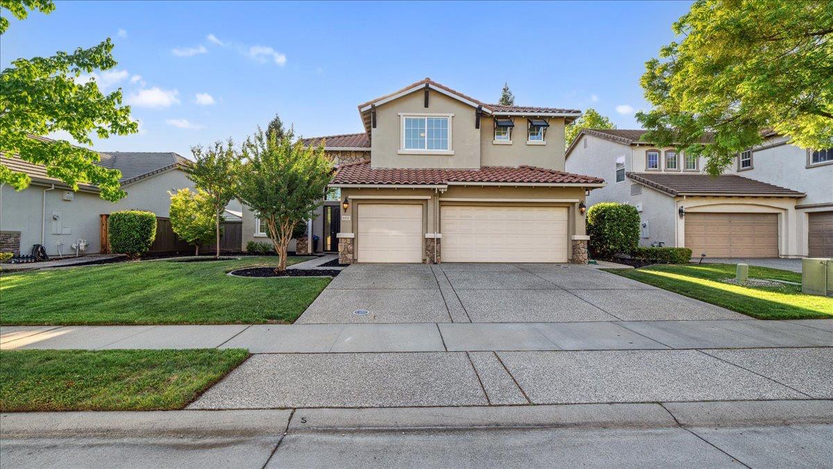 Detail Gallery Image 8 of 57 For 6433 Camellia Point Way, Roseville,  CA 95678 - 4 Beds | 3 Baths