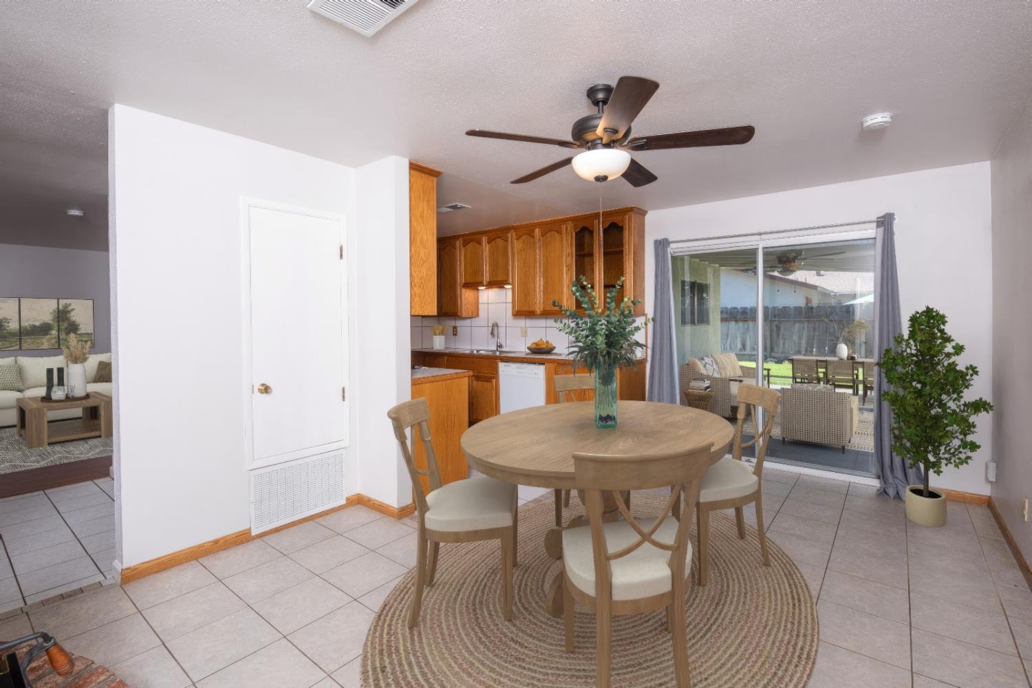 Detail Gallery Image 11 of 11 For 2904 Alder Creek Dr, Modesto,  CA 95355 - 3 Beds | 2 Baths