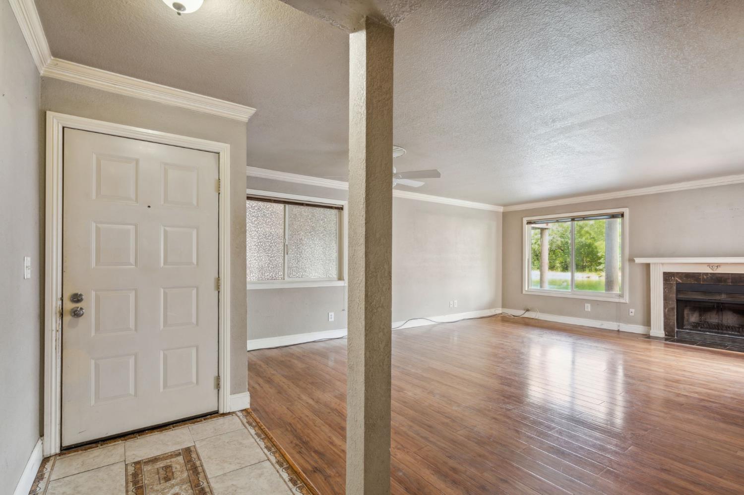 Photo #5: 225061661 Listing: Photo #5