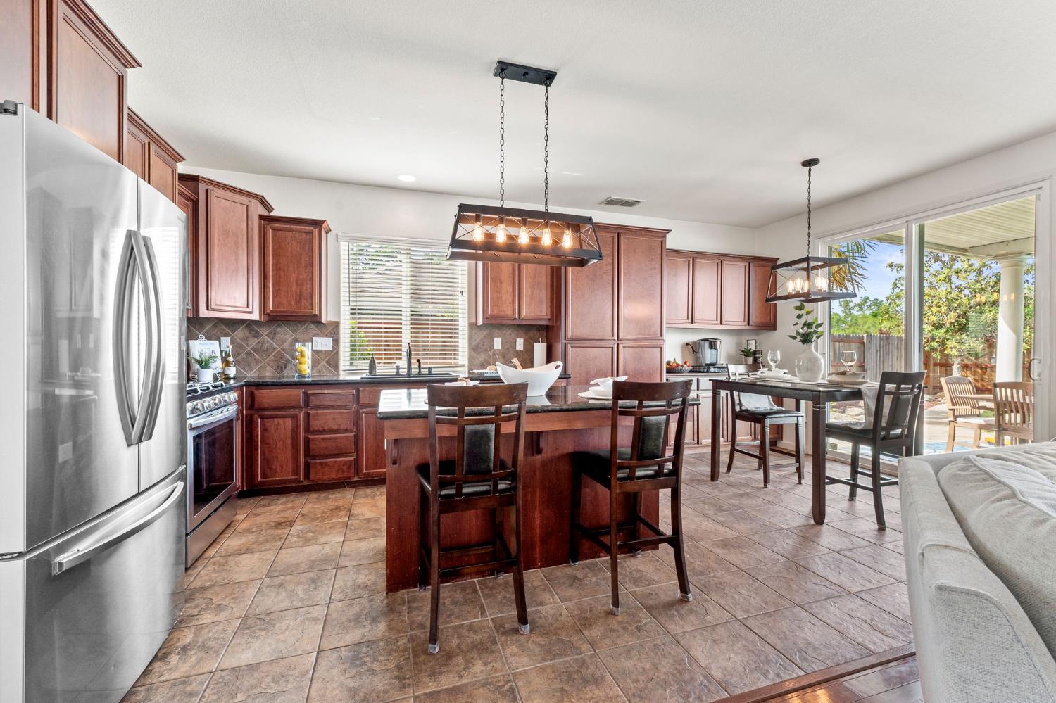 Detail Gallery Image 5 of 48 For 734 Kristi Ct, Jackson,  CA 95642 - 4 Beds | 3 Baths