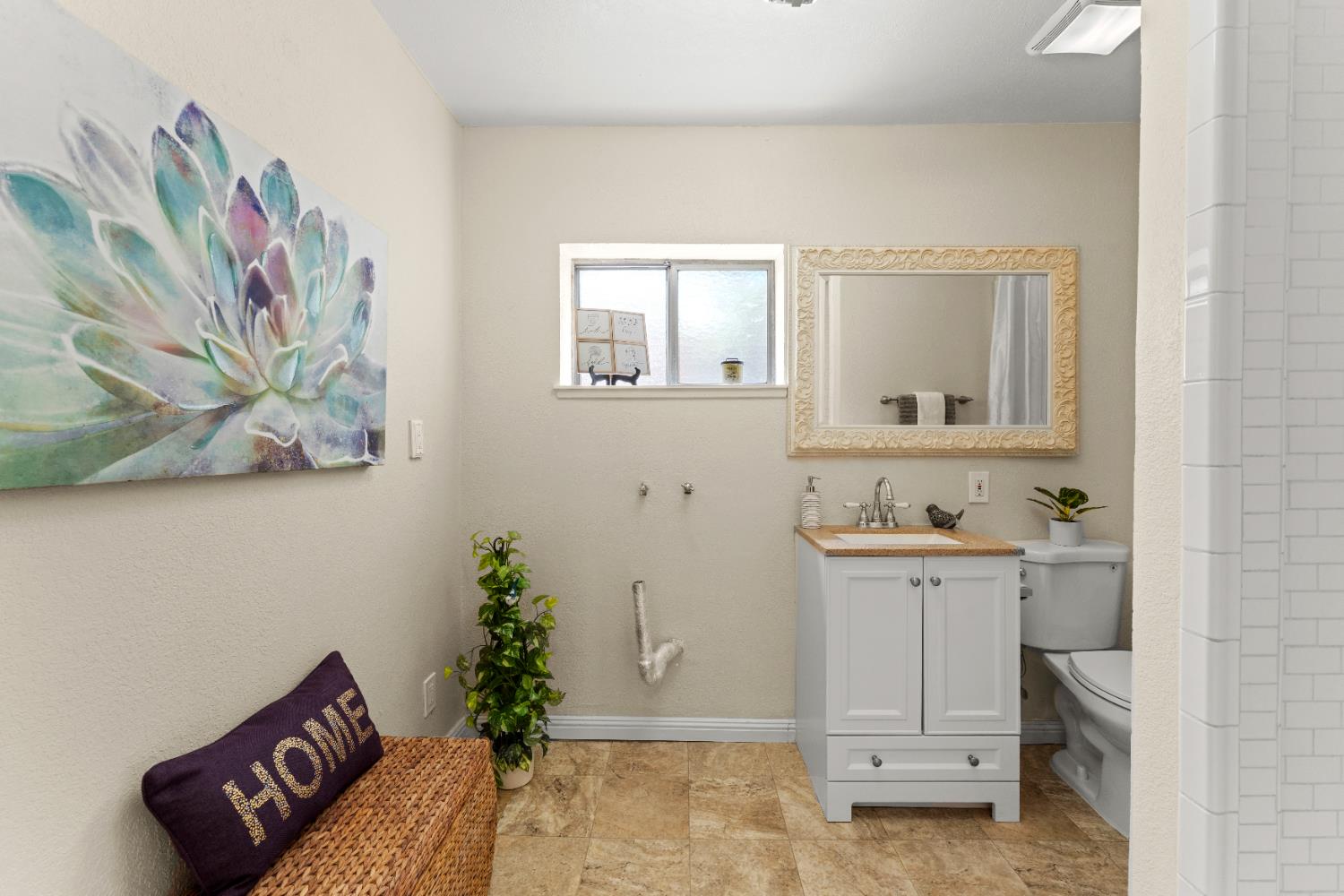 Detail Gallery Image 12 of 23 For 1325 Glenwood Rd, Sacramento,  CA 95864 - 3 Beds | 2 Baths