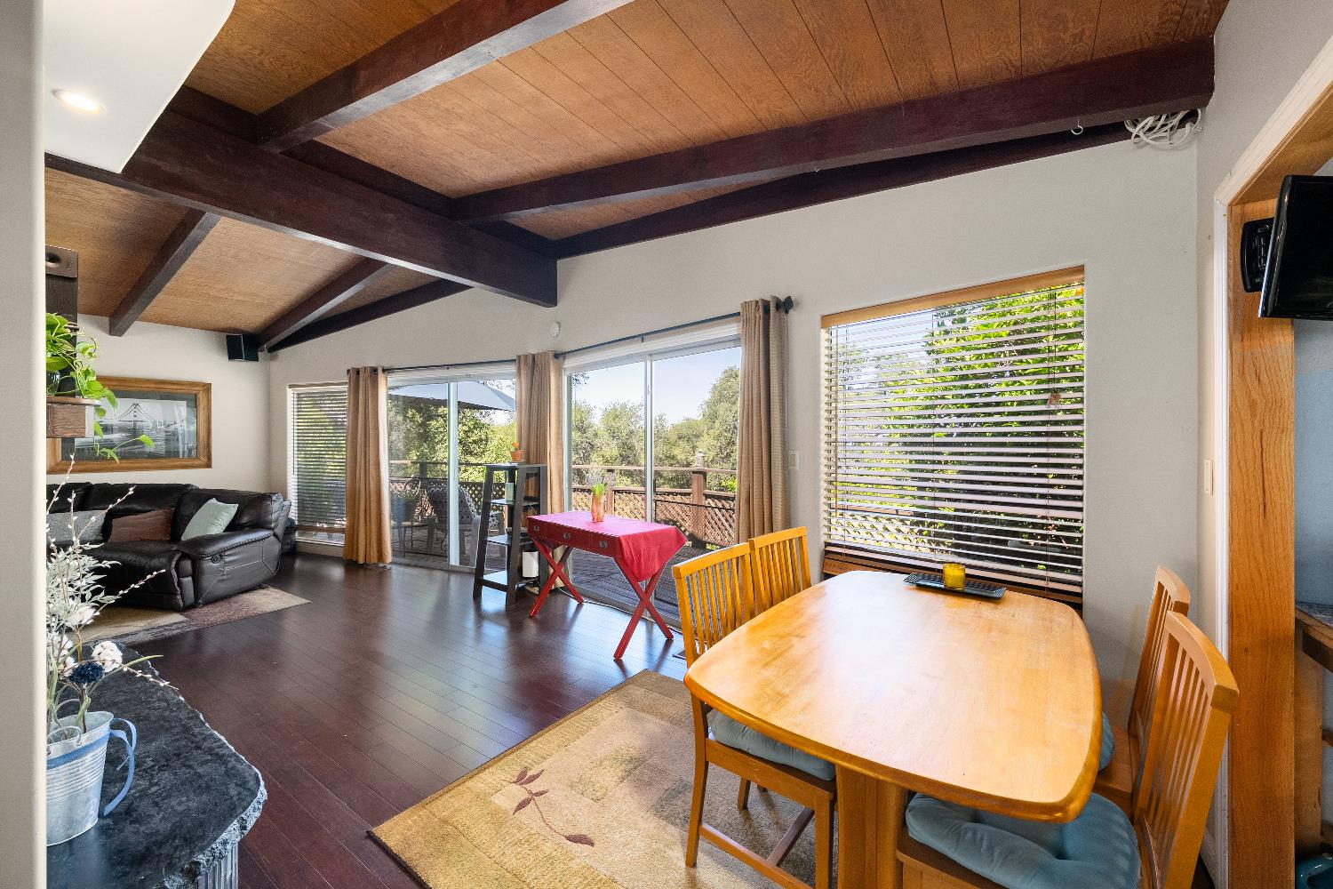 Detail Gallery Image 16 of 80 For 10100 Quail Hill Dr, Newcastle,  CA 95658 - 3 Beds | 2/1 Baths