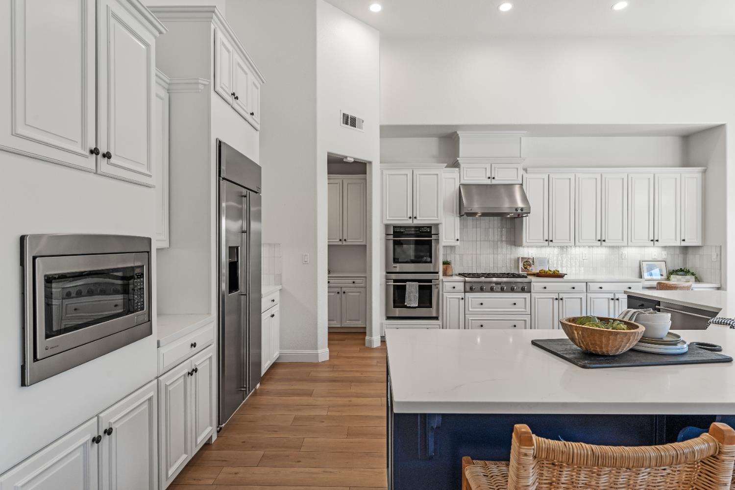Orsay Way, El Dorado Hills, California image 9