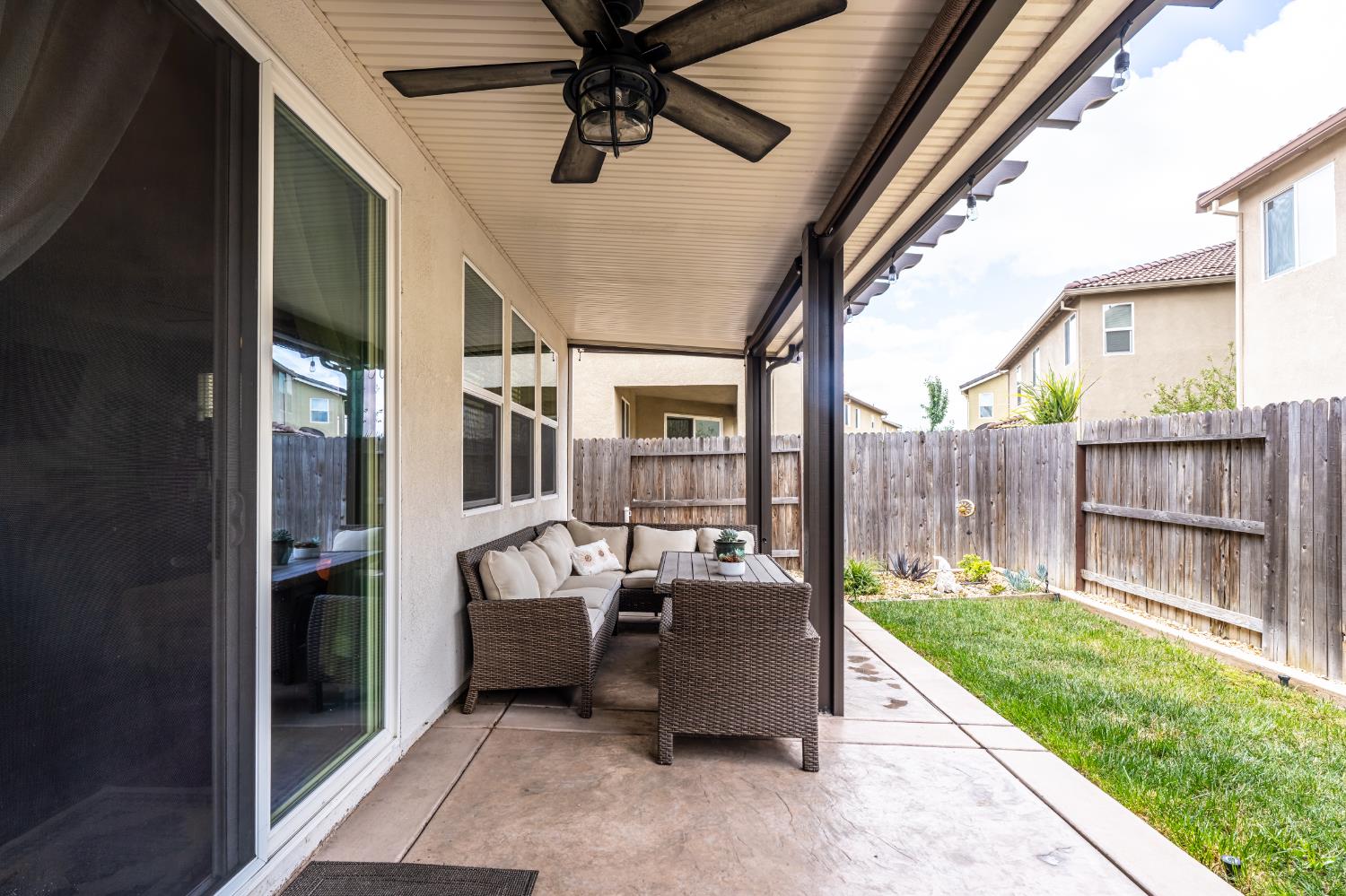 Detail Gallery Image 47 of 52 For 5271 Cloud Crest Way, Sacramento,  CA 95835 - 3 Beds | 2/1 Baths