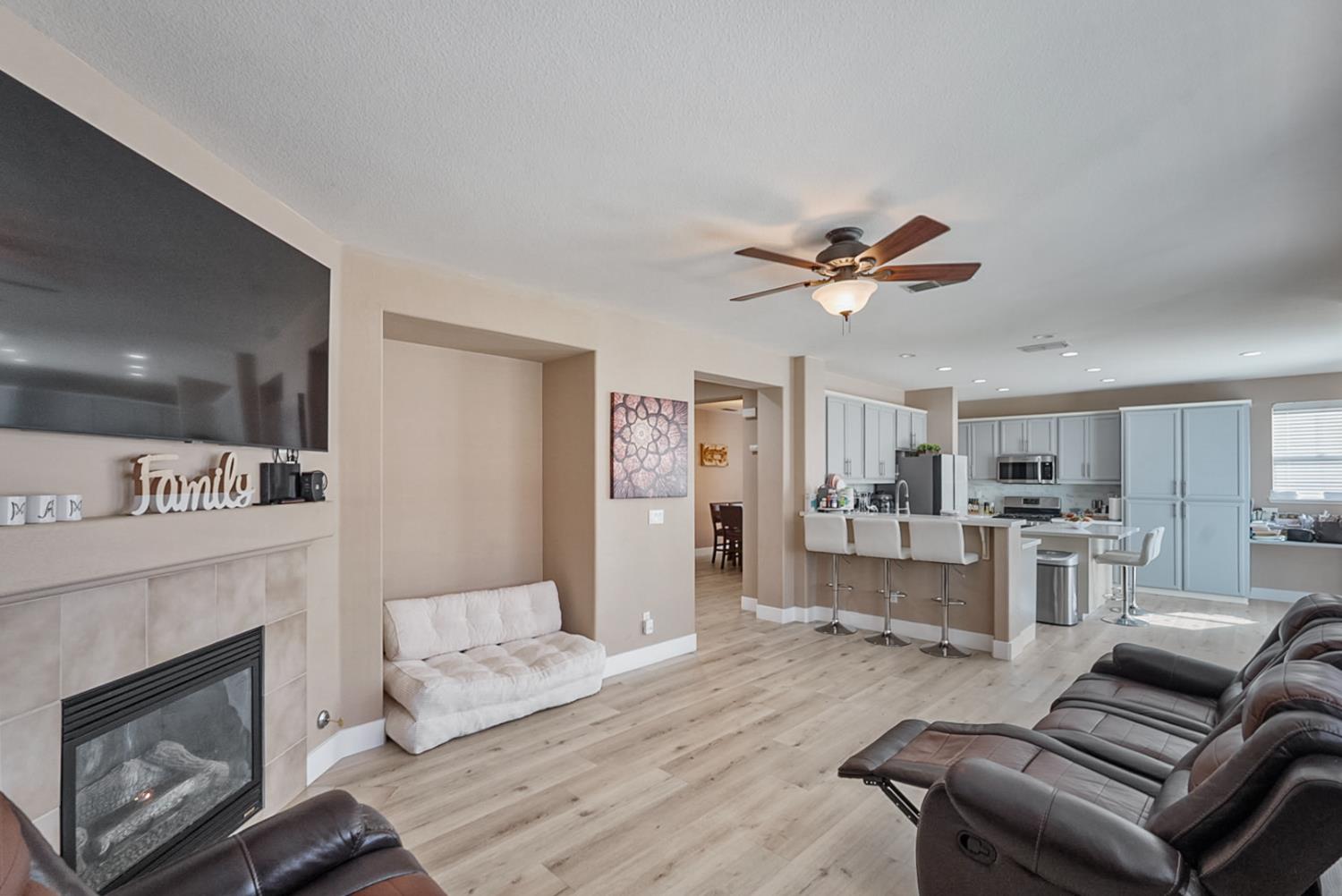 Detail Gallery Image 8 of 29 For 9505 Sarazen Ct, Patterson,  CA 95363 - 3 Beds | 3 Baths
