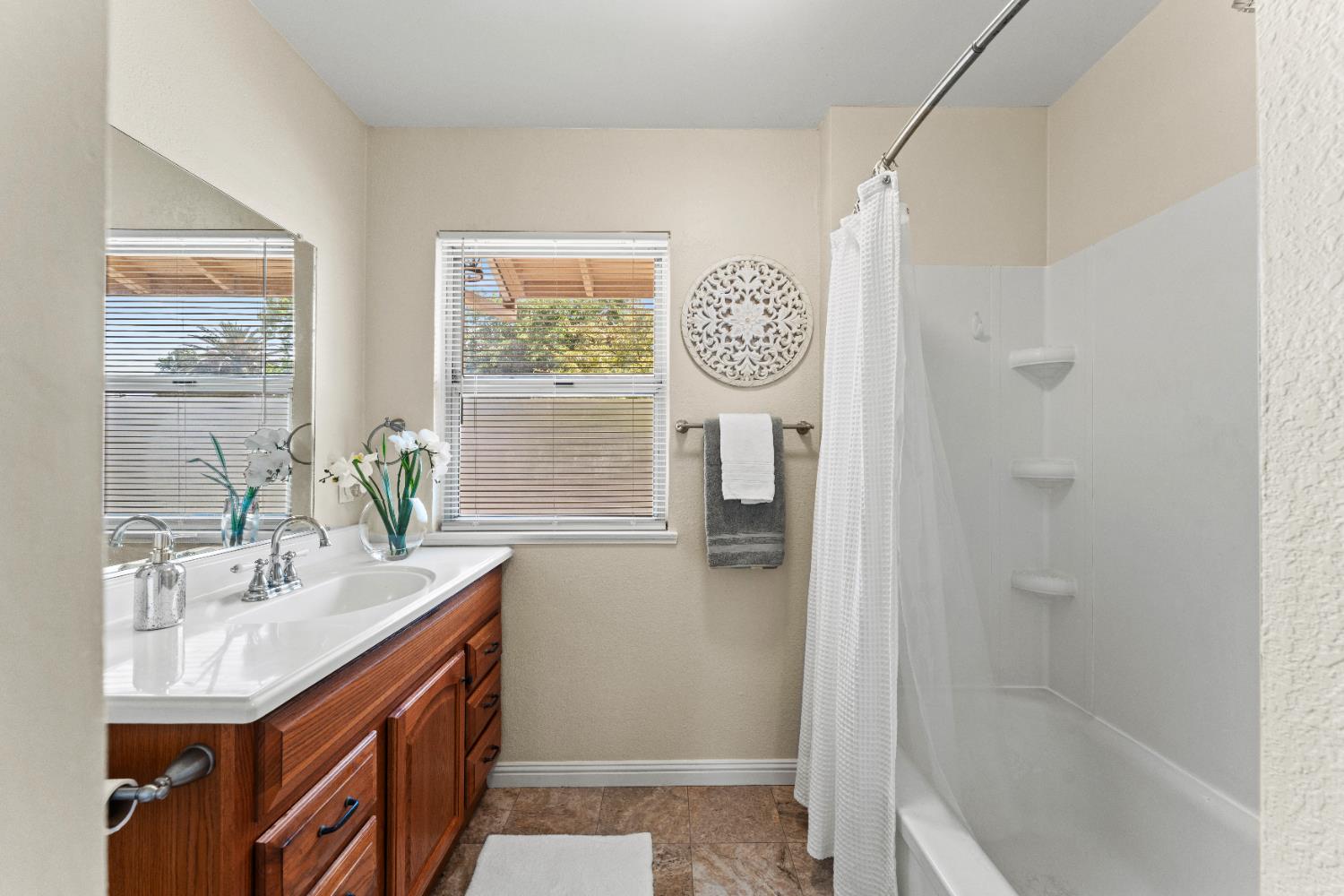 Detail Gallery Image 14 of 23 For 1325 Glenwood Rd, Sacramento,  CA 95864 - 3 Beds | 2 Baths