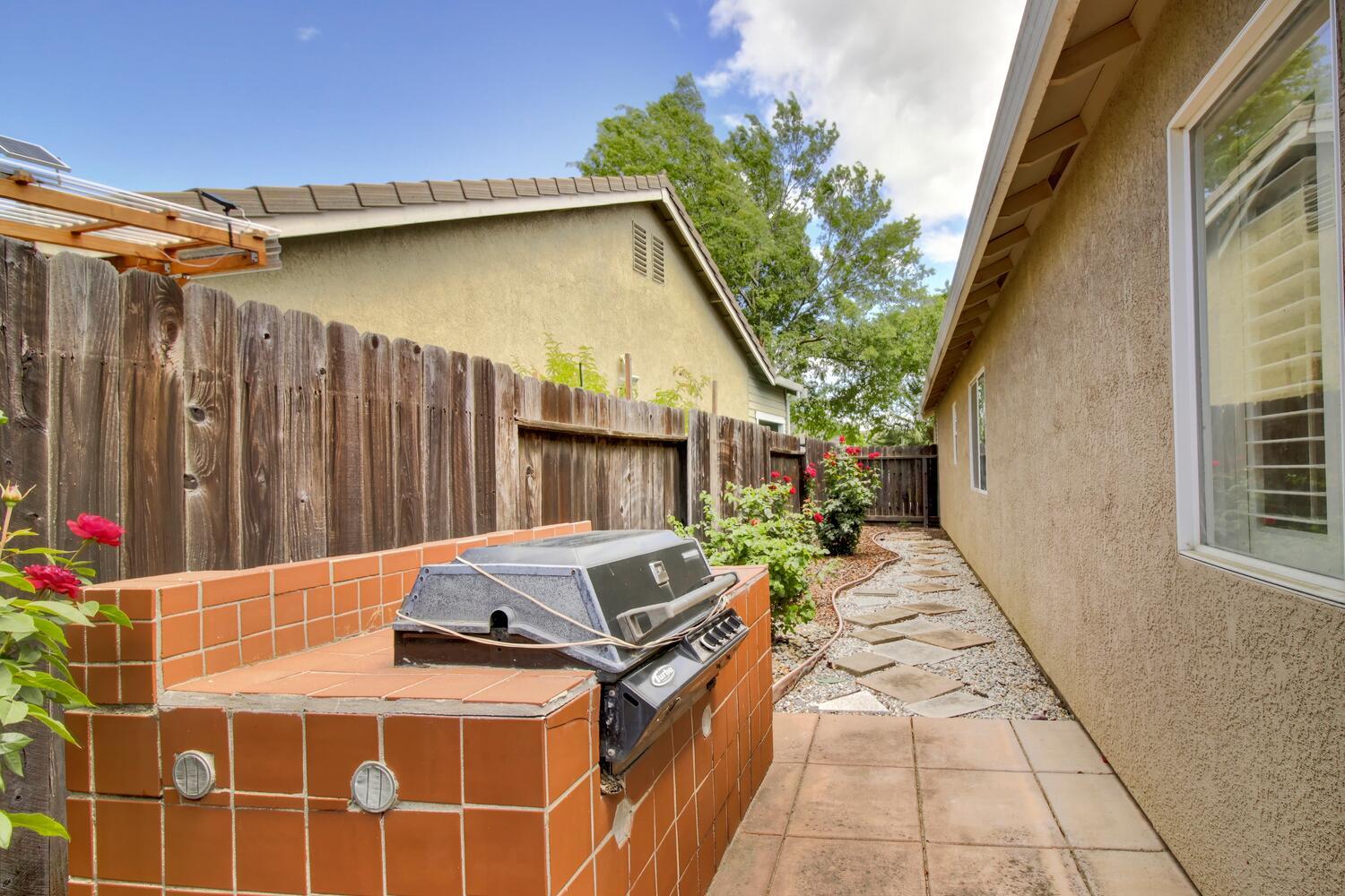 Detail Gallery Image 23 of 28 For 2385 Roualt St, Davis,  CA 95618 - 3 Beds | 2 Baths