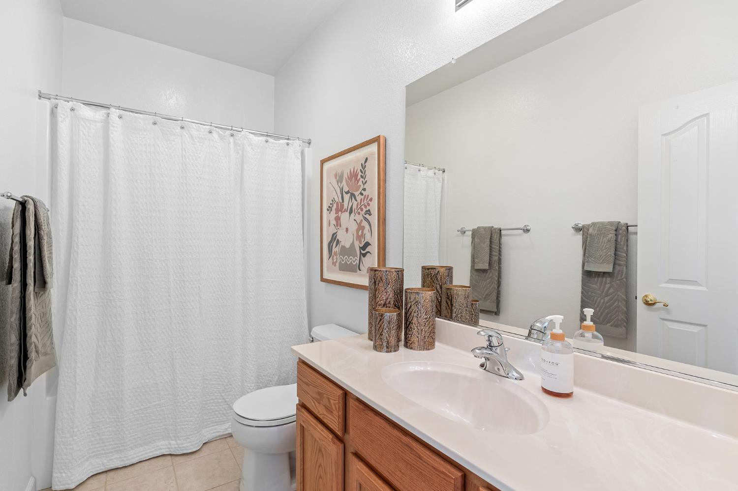 Detail Gallery Image 27 of 66 For 2339 Ryedale Ln, Sacramento,  CA 95835 - 2 Beds | 2 Baths