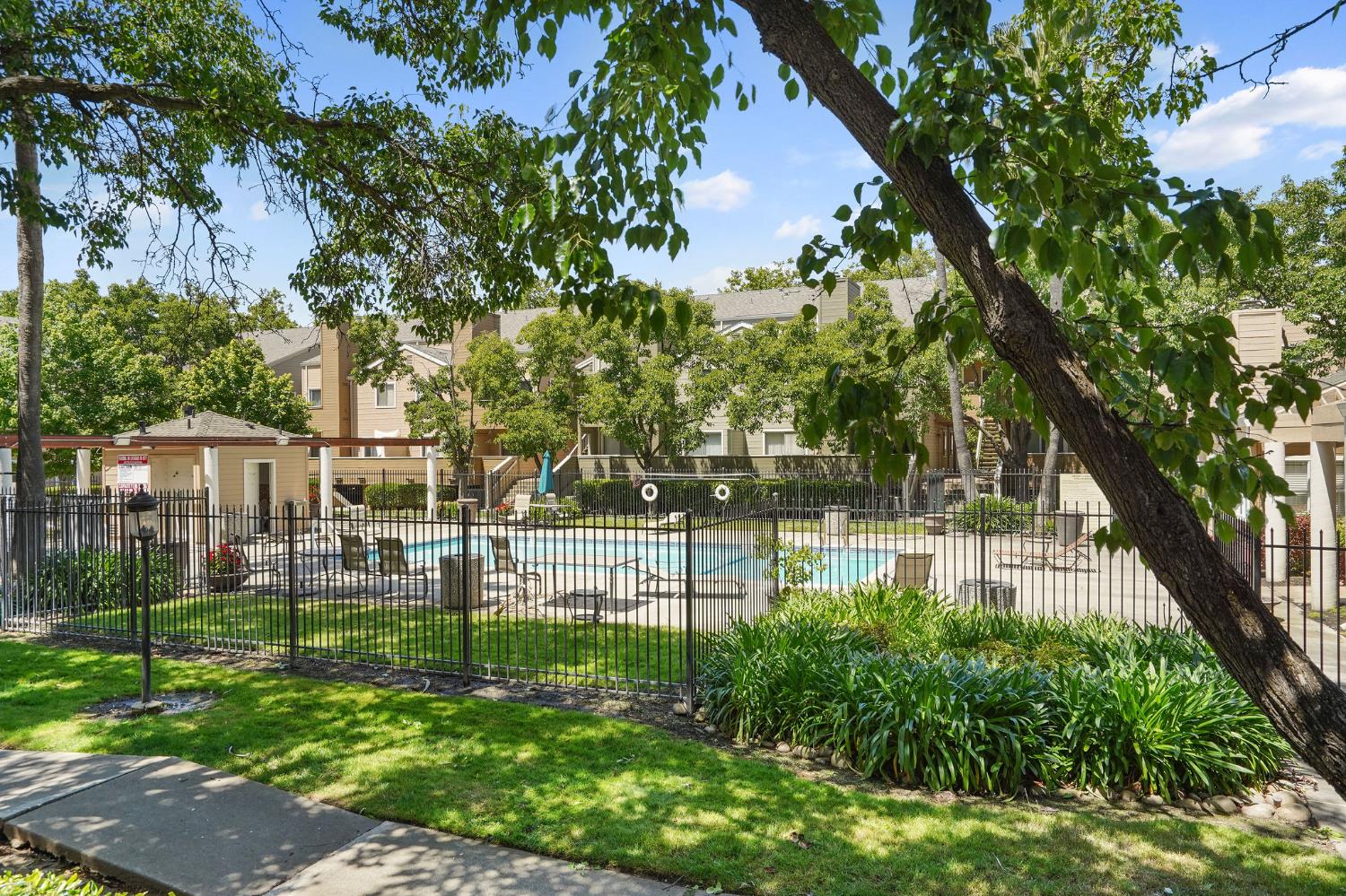 Photo #22: 225063019 Listing: Photo #22