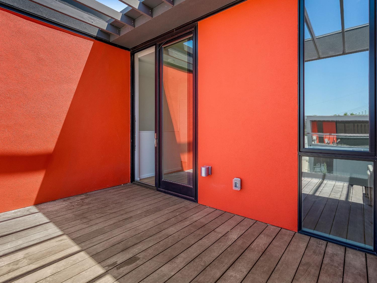 Detail Gallery Image 11 of 31 For 2431 Binnen Ln #101,  Sacramento,  CA 95818 - 3 Beds | 3 Baths