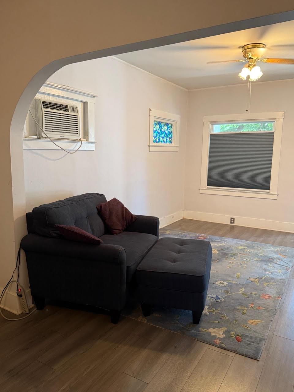 Detail Gallery Image 3 of 25 For 3233 Y St, Sacramento,  CA 95817 - 2 Beds | 1 Baths