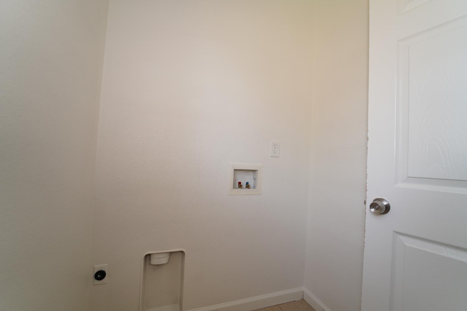 Detail Gallery Image 7 of 13 For 608 Myrtle Ave, West Sacramento,  CA 95605 - 3 Beds | 1/1 Baths