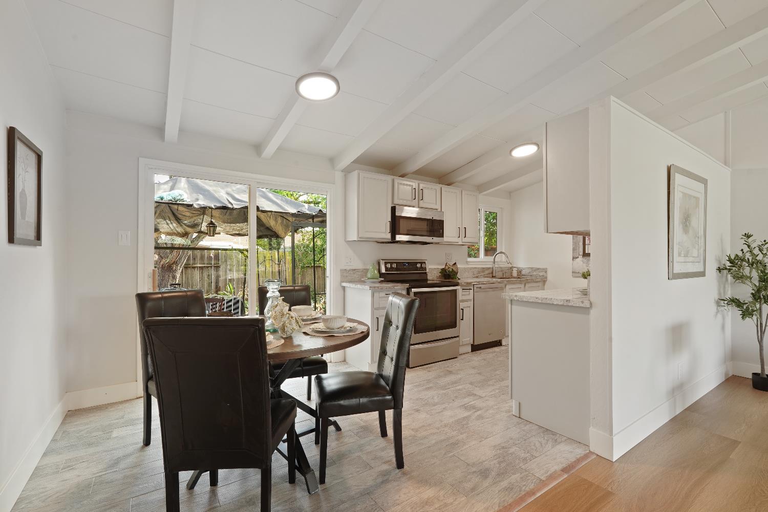 Detail Gallery Image 11 of 25 For 252 W 20th St, Tracy,  CA 95376 - 3 Beds | 2 Baths