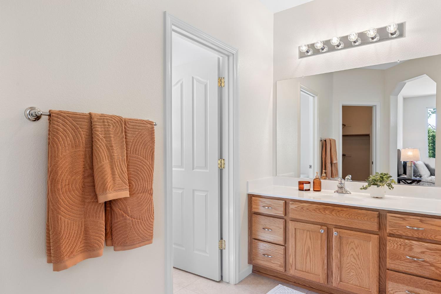 Detail Gallery Image 36 of 66 For 2339 Ryedale Ln, Sacramento,  CA 95835 - 2 Beds | 2 Baths