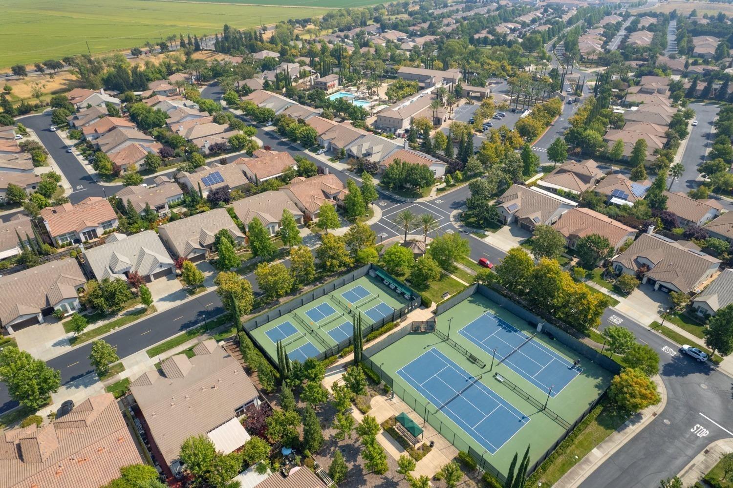 Detail Gallery Image 39 of 41 For 2832 Rockaway Ln, Sacramento,  CA 95835 - 2 Beds | 2 Baths