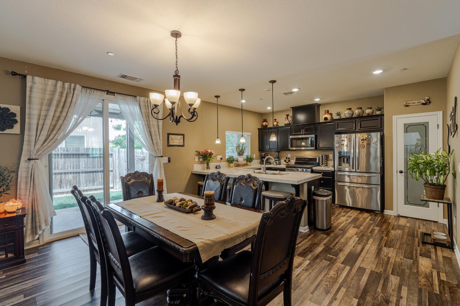 Detail Gallery Image 12 of 52 For 5271 Cloud Crest Way, Sacramento,  CA 95835 - 3 Beds | 2/1 Baths
