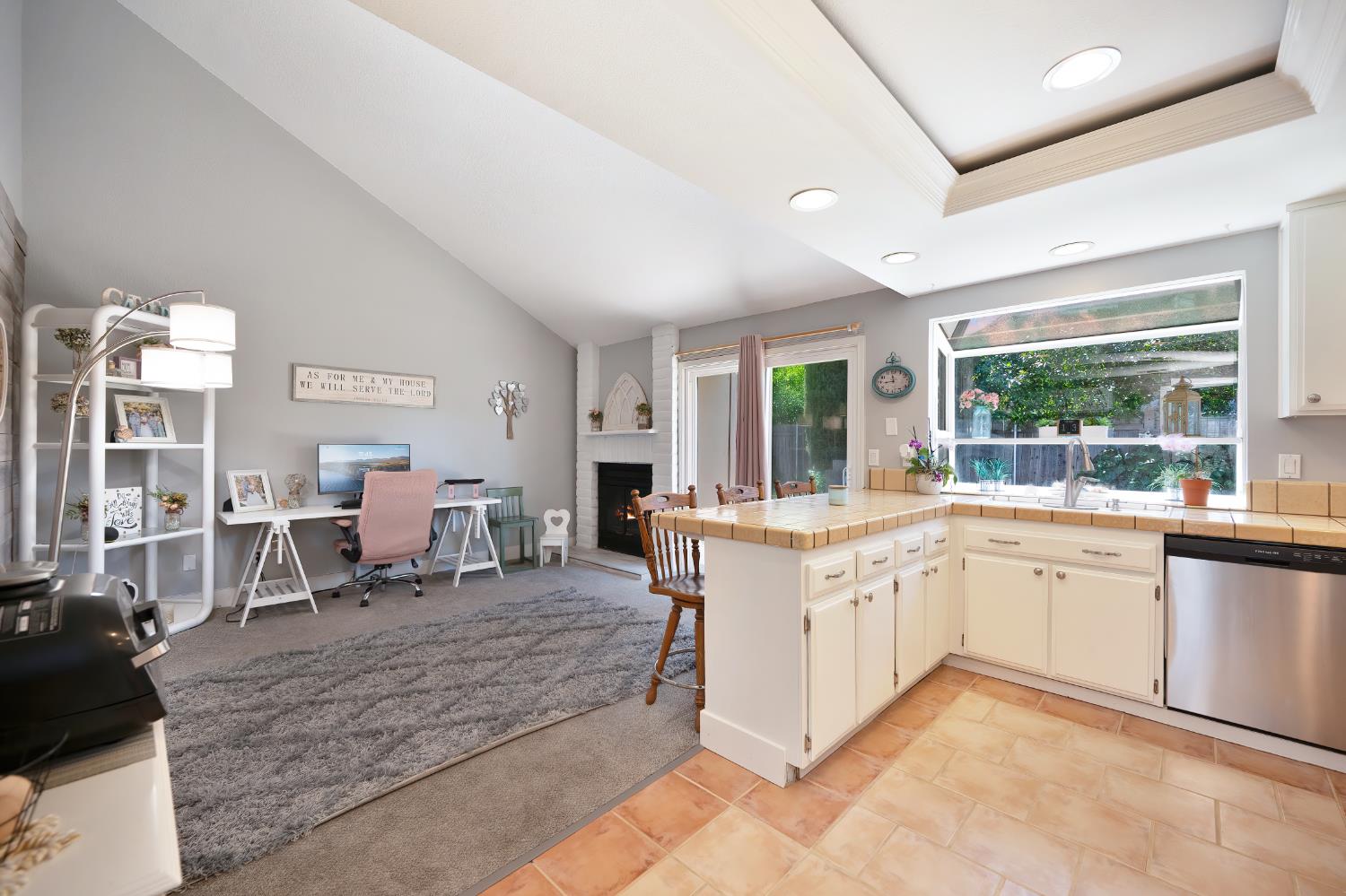 Detail Gallery Image 14 of 33 For 6546 Skyview Dr, Orangevale,  CA 95662 - 4 Beds | 2 Baths