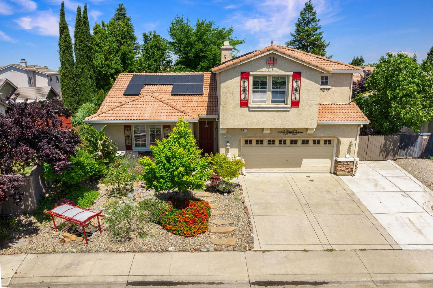 Detail Gallery Image 3 of 51 For 1637 Dreamy Way, Sacramento,  CA 95835 - 3 Beds | 3 Baths
