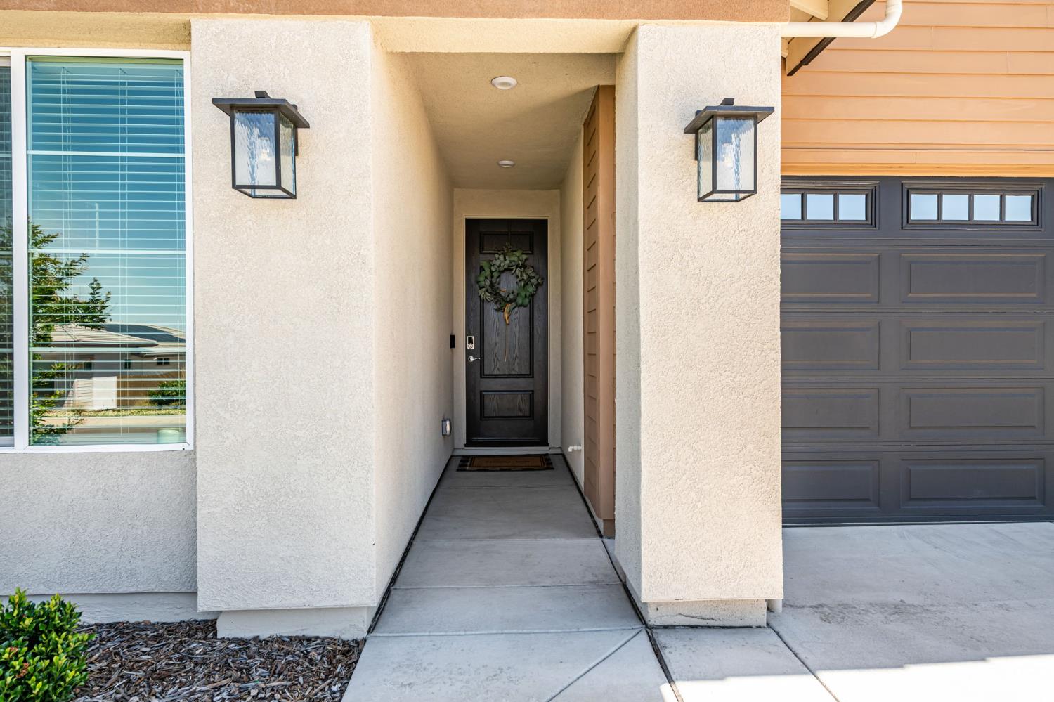 Detail Gallery Image 2 of 53 For 1528 Seneca Cir, El Dorado Hills,  CA 95762 - 4 Beds | 3 Baths