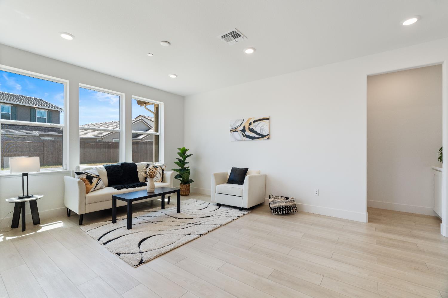 Detail Gallery Image 11 of 46 For 8358 Akino Ct, Elk Grove,  CA 95757 - 4 Beds | 3/1 Baths