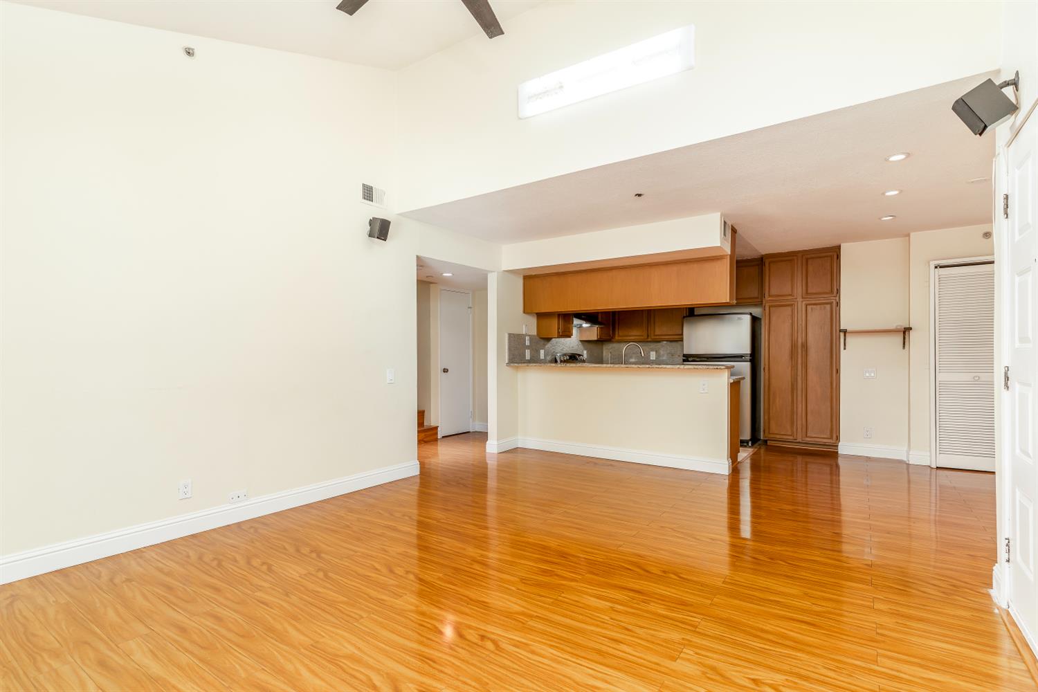 Detail Gallery Image 5 of 37 For 253 E Warren Cmn, Fremont,  CA 94539 - 3 Beds | 2 Baths