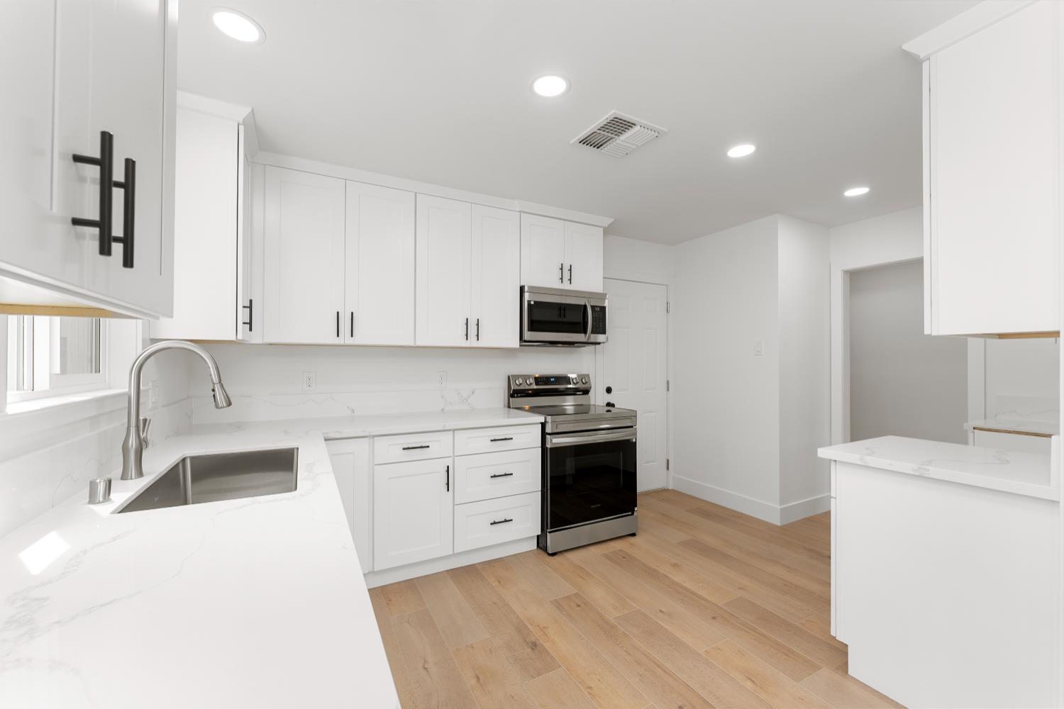 Detail Gallery Image 19 of 49 For 6716 Superior, North Highlands,  CA 95660 - 3 Beds | 2 Baths