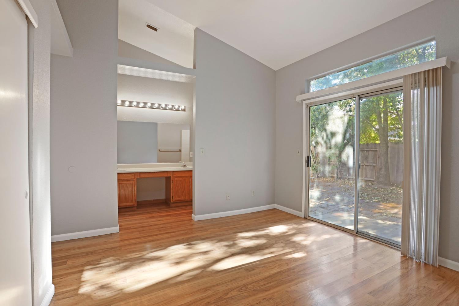 Detail Gallery Image 21 of 36 For 2405 S Fresno Ave, Stockton,  CA 95206 - 3 Beds | 2 Baths