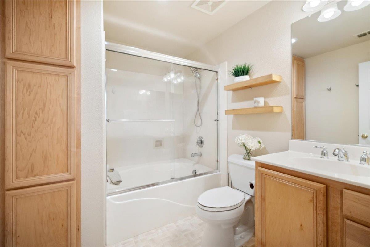Photo #15: 225062714 Listing: Photo #15