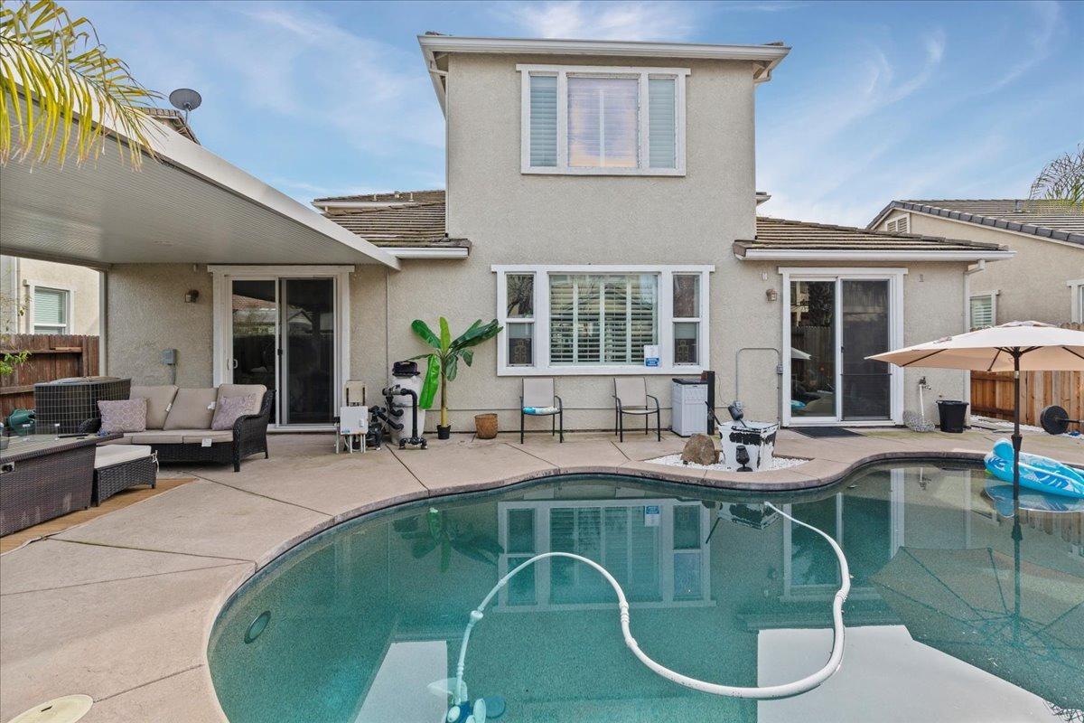 Detail Gallery Image 31 of 37 For 9733 Everbloom Way, Sacramento,  CA 95829 - 5 Beds | 2/1 Baths