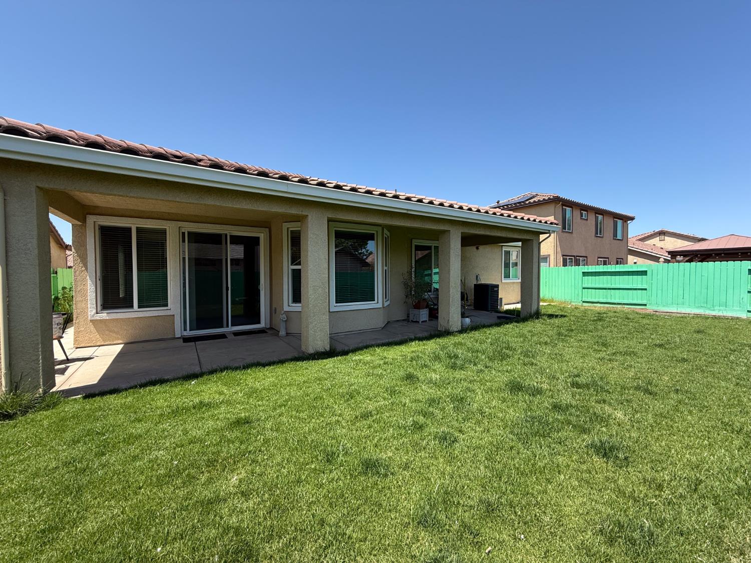 Detail Gallery Image 17 of 18 For 2013 Gus Villalta Dr, Los Banos,  CA 93635 - 4 Beds | 2 Baths