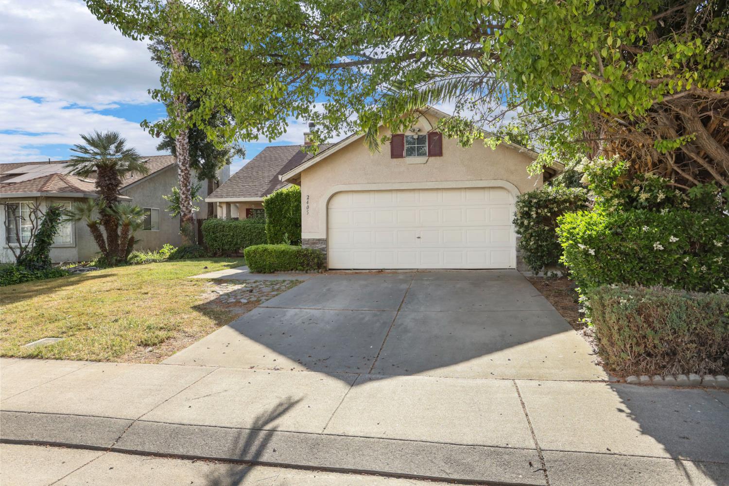Detail Gallery Image 3 of 36 For 2405 S Fresno Ave, Stockton,  CA 95206 - 3 Beds | 2 Baths