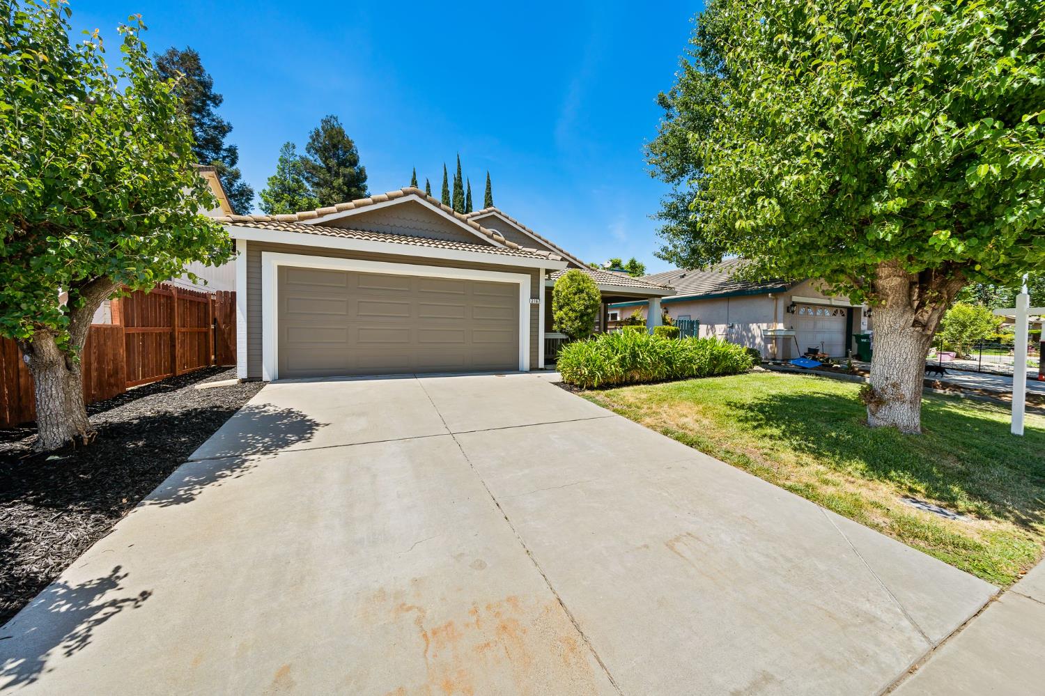 Detail Gallery Image 2 of 42 For 2167 Turtledove Ct, Lodi,  CA 95240 - 4 Beds | 2 Baths