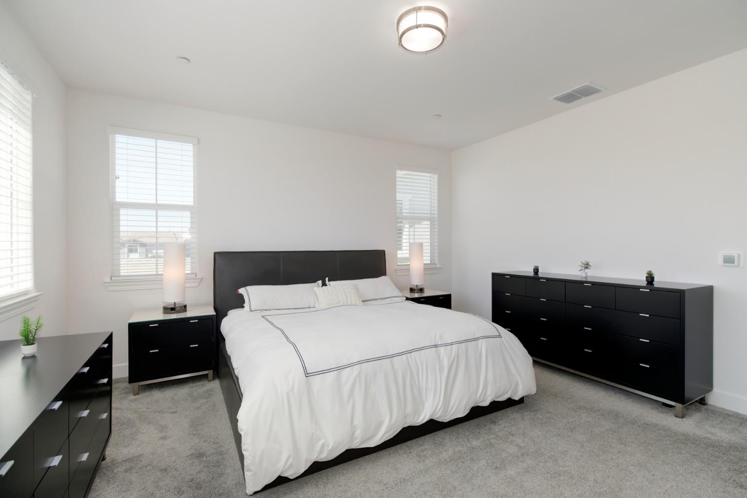 Detail Gallery Image 33 of 69 For 12818 Mission Peak Way, Rancho Cordova,  CA 95742 - 5 Beds | 4/1 Baths