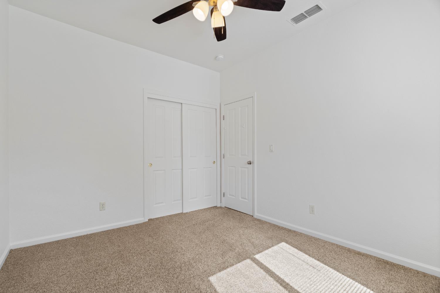 Detail Gallery Image 35 of 52 For 9615 Red Current Way, Elk Grove,  CA 95757 - 4 Beds | 3 Baths