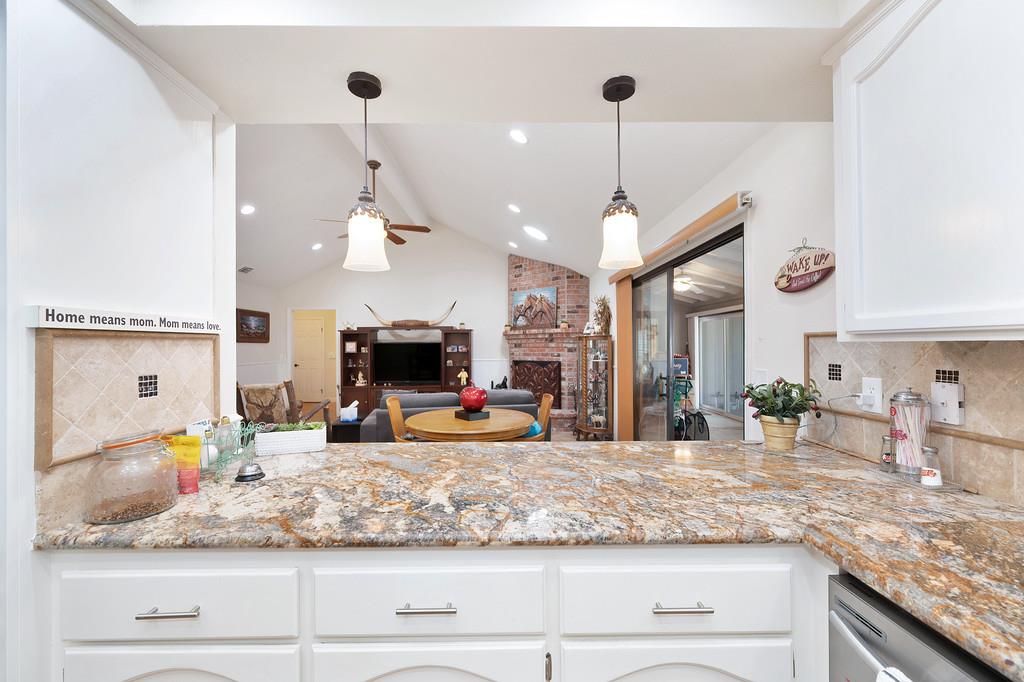 Detail Gallery Image 16 of 58 For 8725 Pathfinder Ct, Orangevale,  CA 95662 - 5 Beds | 3 Baths