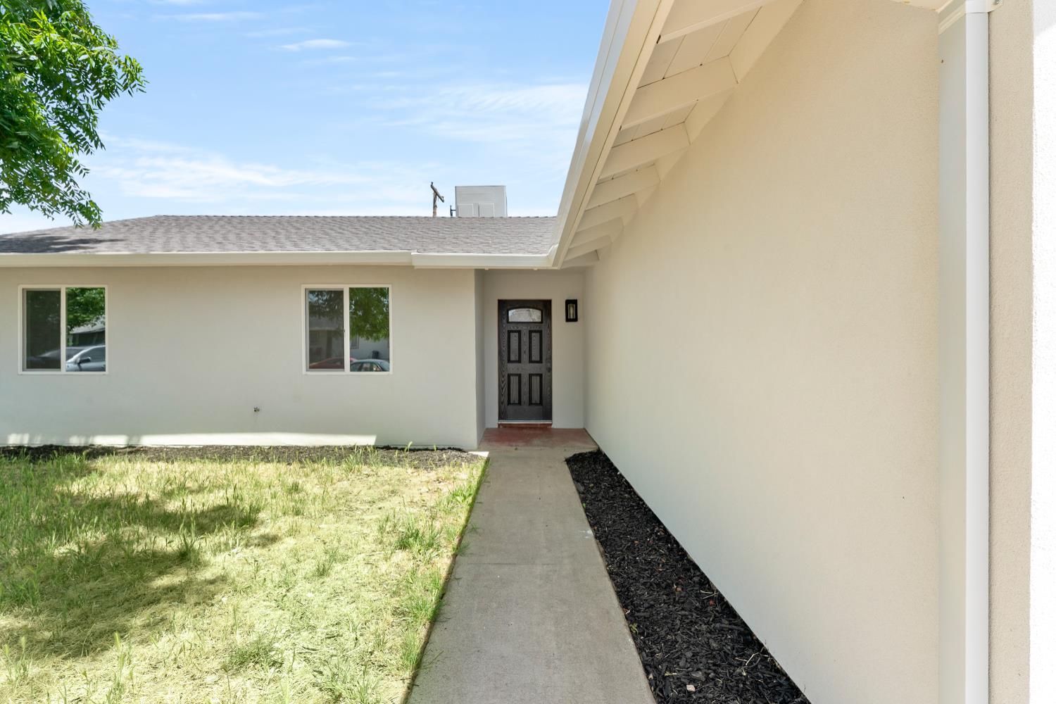 Detail Gallery Image 7 of 49 For 6716 Superior, North Highlands,  CA 95660 - 3 Beds | 2 Baths