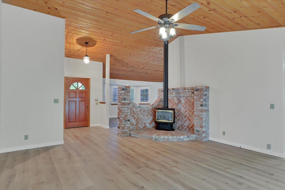 Detail Gallery Image 17 of 75 For 13901 Lake Wildwood Dr, Penn Valley,  CA 95946 - 3 Beds | 2 Baths