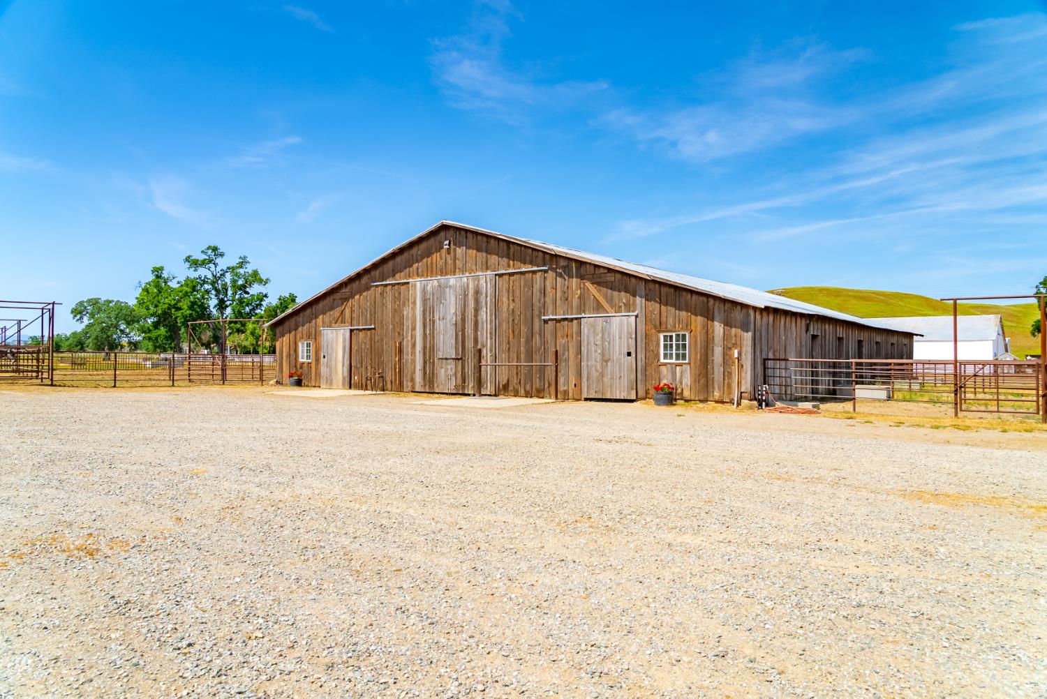 Detail Gallery Image 6 of 89 For 15605 Johnson Rd, Red Bluff,  CA 96080 - 4 Beds | 4 Baths