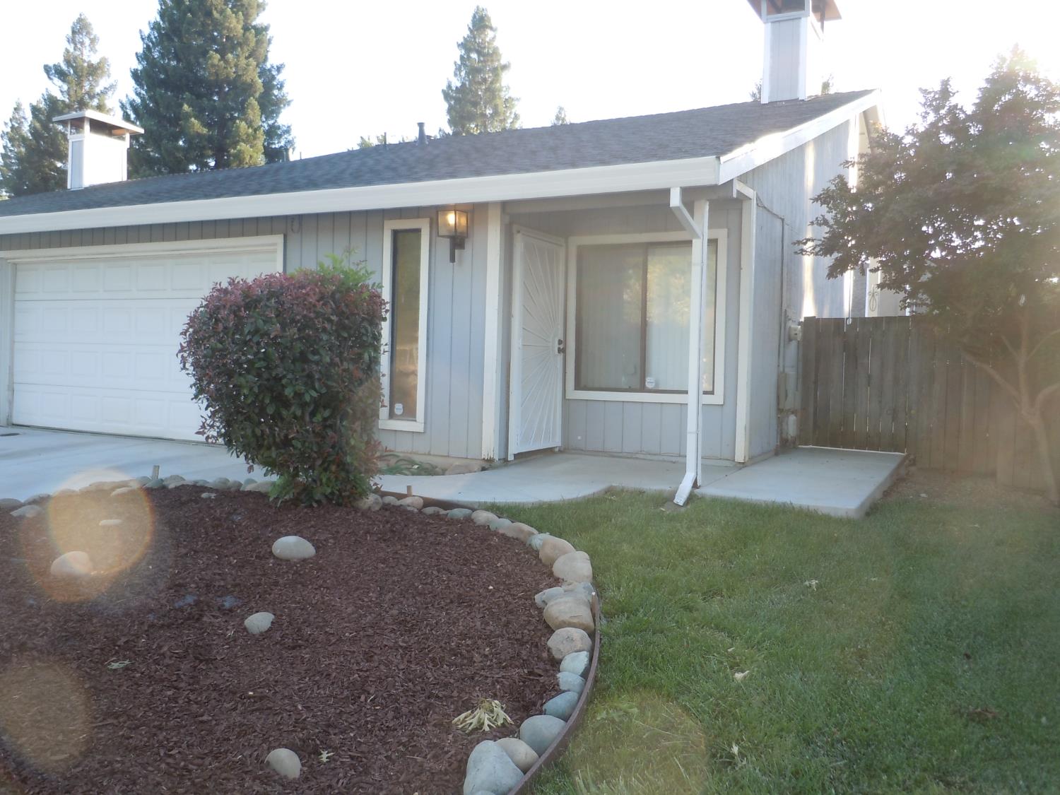 Detail Gallery Image 1 of 17 For 3077 Funston Dr, Sacramento,  CA 95833 - 2 Beds | 2 Baths