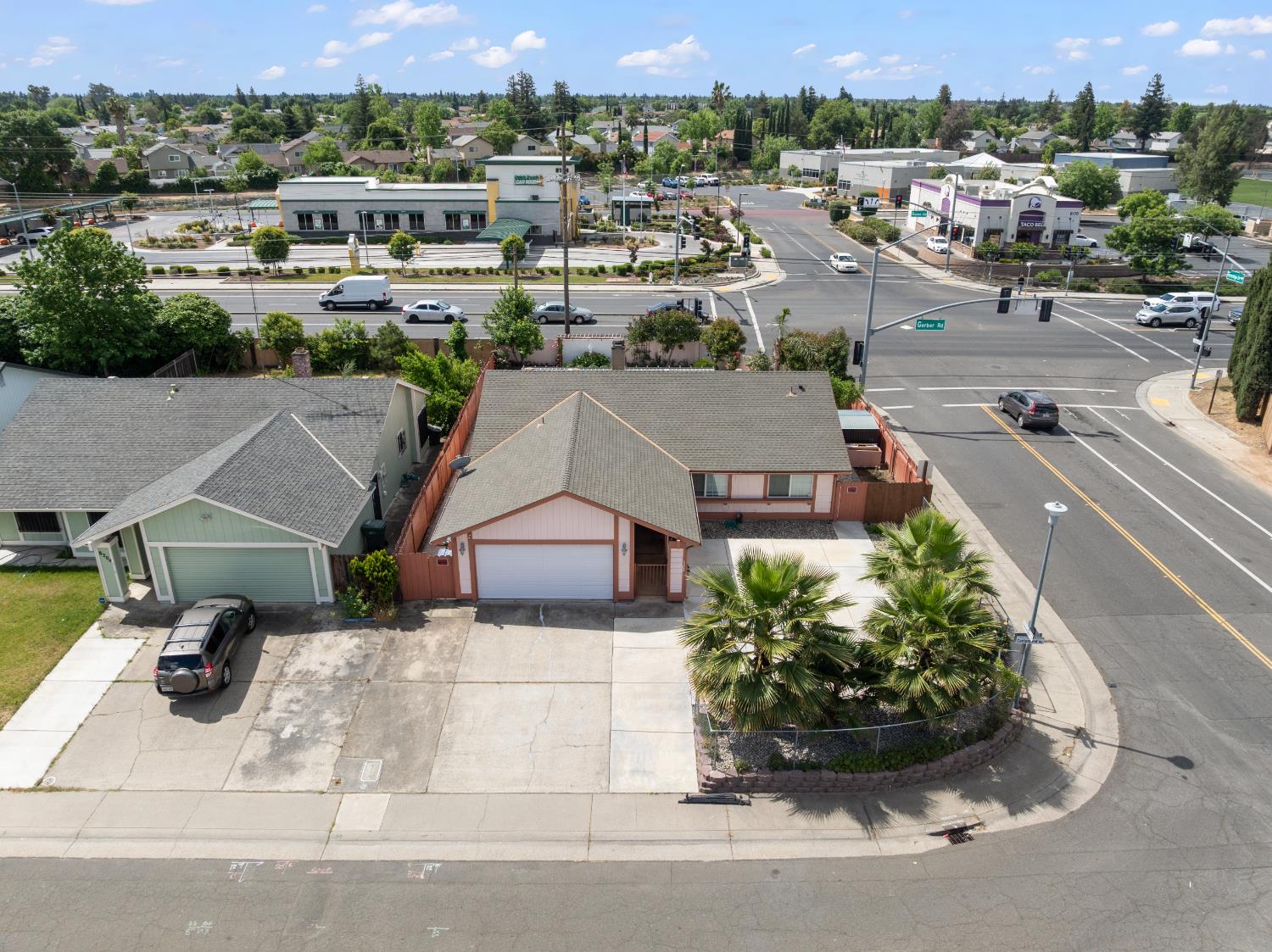 Detail Gallery Image 30 of 34 For 8200 Cottonfield Way, Sacramento,  CA 95828 - 3 Beds | 2 Baths