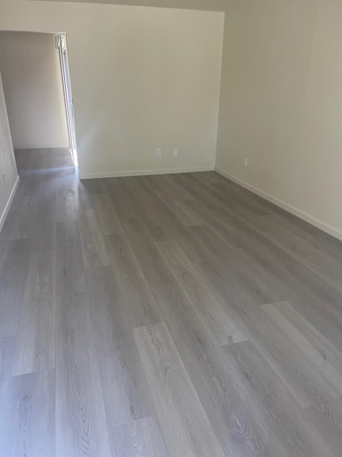 Detail Gallery Image 3 of 11 For 4566 Bomark Way, Sacramento,  CA 95842 - – Beds | – Baths