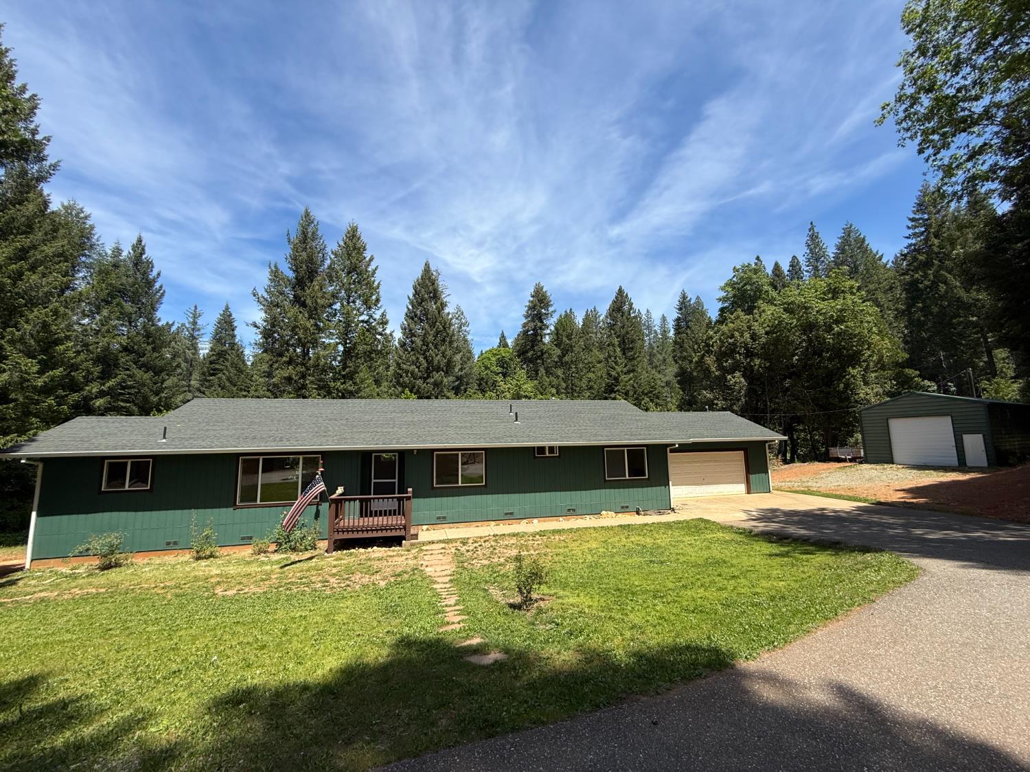 Detail Gallery Image 1 of 17 For 15721 Norcrest Ln, Camptonville,  CA 95922 - 3 Beds | 2 Baths