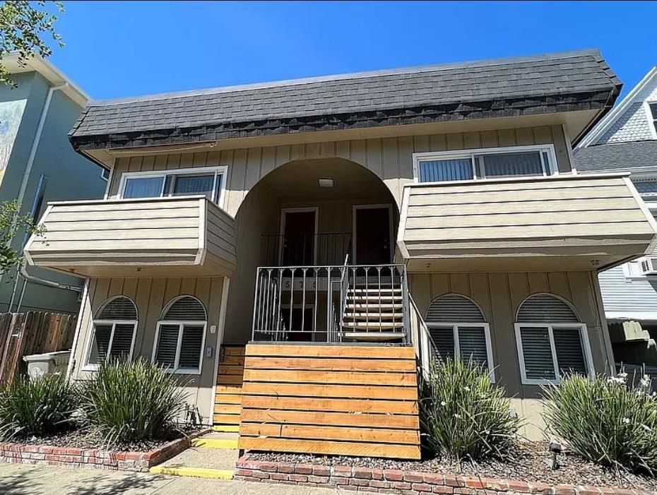 Detail Gallery Image 1 of 43 For 2525 N St, Sacramento,  CA 95816 - – Beds | – Baths