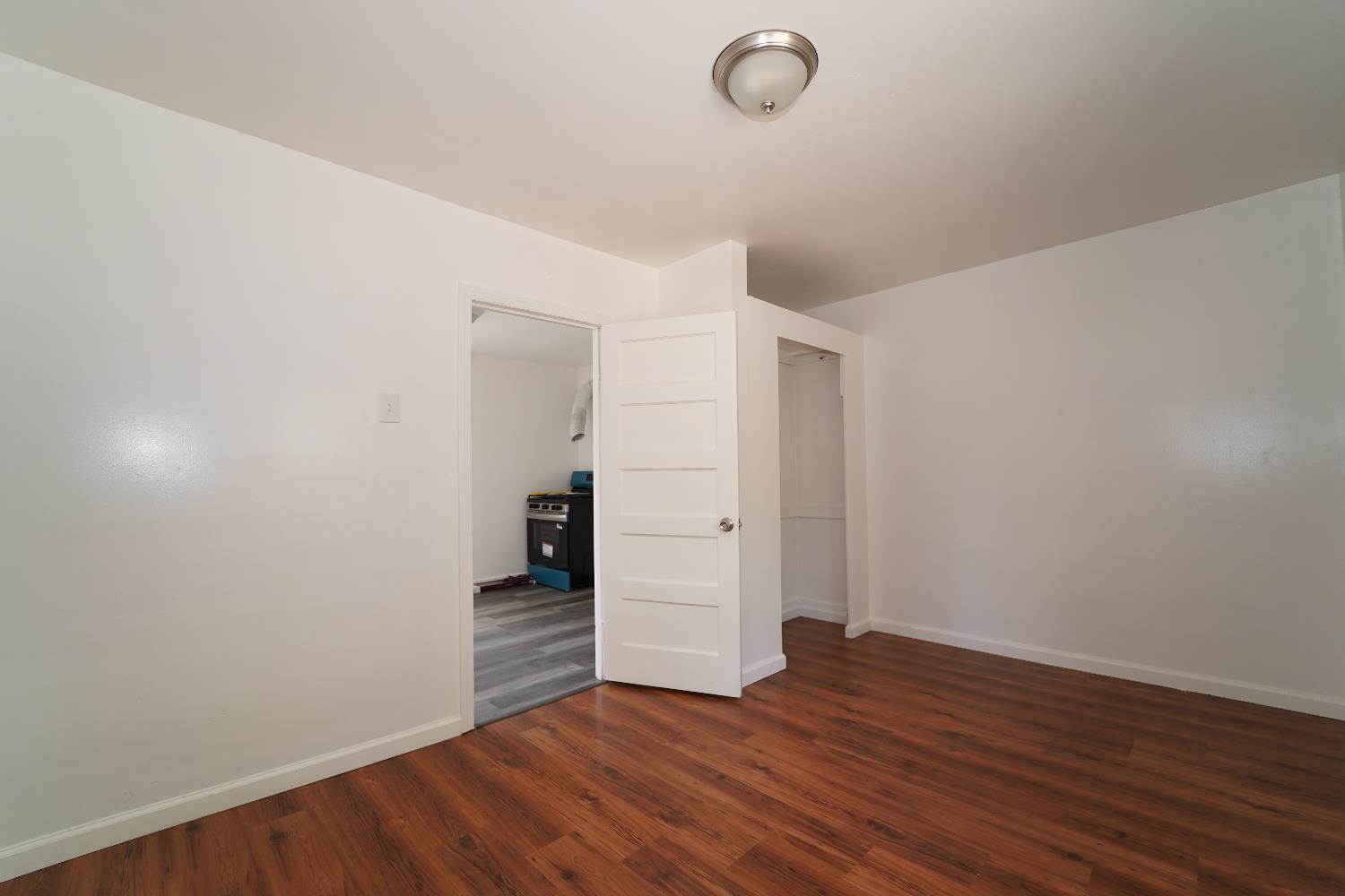 Detail Gallery Image 4 of 13 For 608 Myrtle Ave, West Sacramento,  CA 95605 - 3 Beds | 1/1 Baths