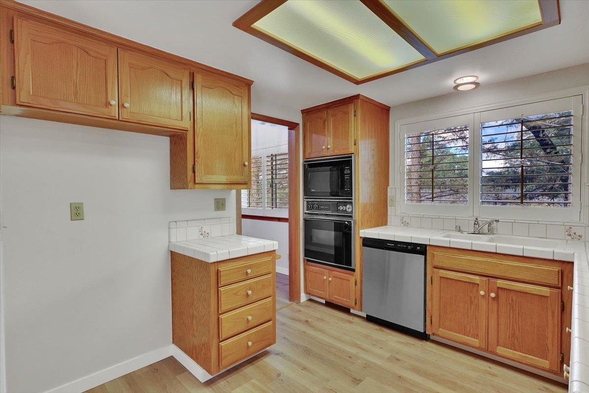 Detail Gallery Image 24 of 75 For 13901 Lake Wildwood Dr, Penn Valley,  CA 95946 - 3 Beds | 2 Baths