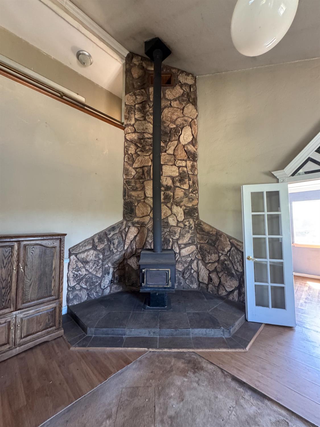 Margarita Court, Coulterville, California image 14