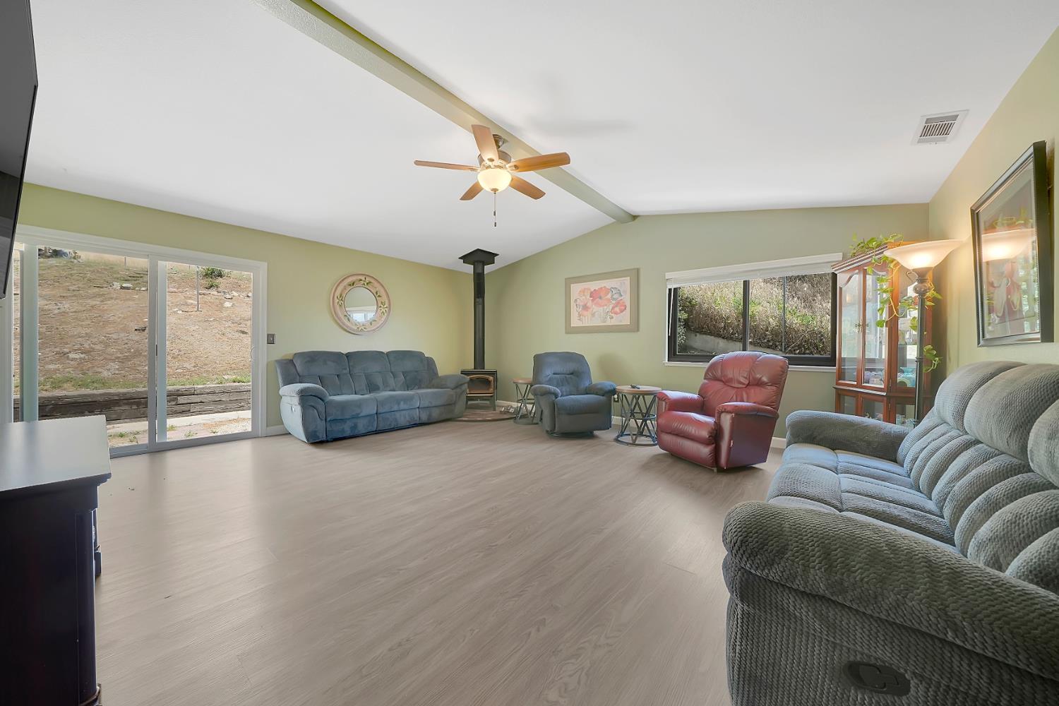 Detail Gallery Image 10 of 31 For 3685 Lakeview Dr, Ione,  CA 95640 - 3 Beds | 2 Baths