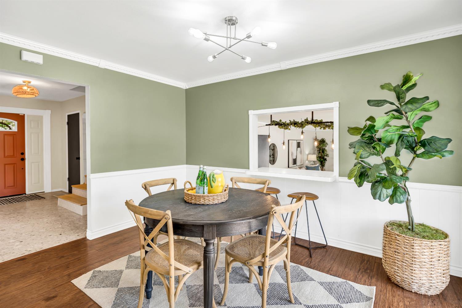 Detail Gallery Image 12 of 48 For 90 Parklite Cir, Sacramento,  CA 95831 - 4 Beds | 2/1 Baths