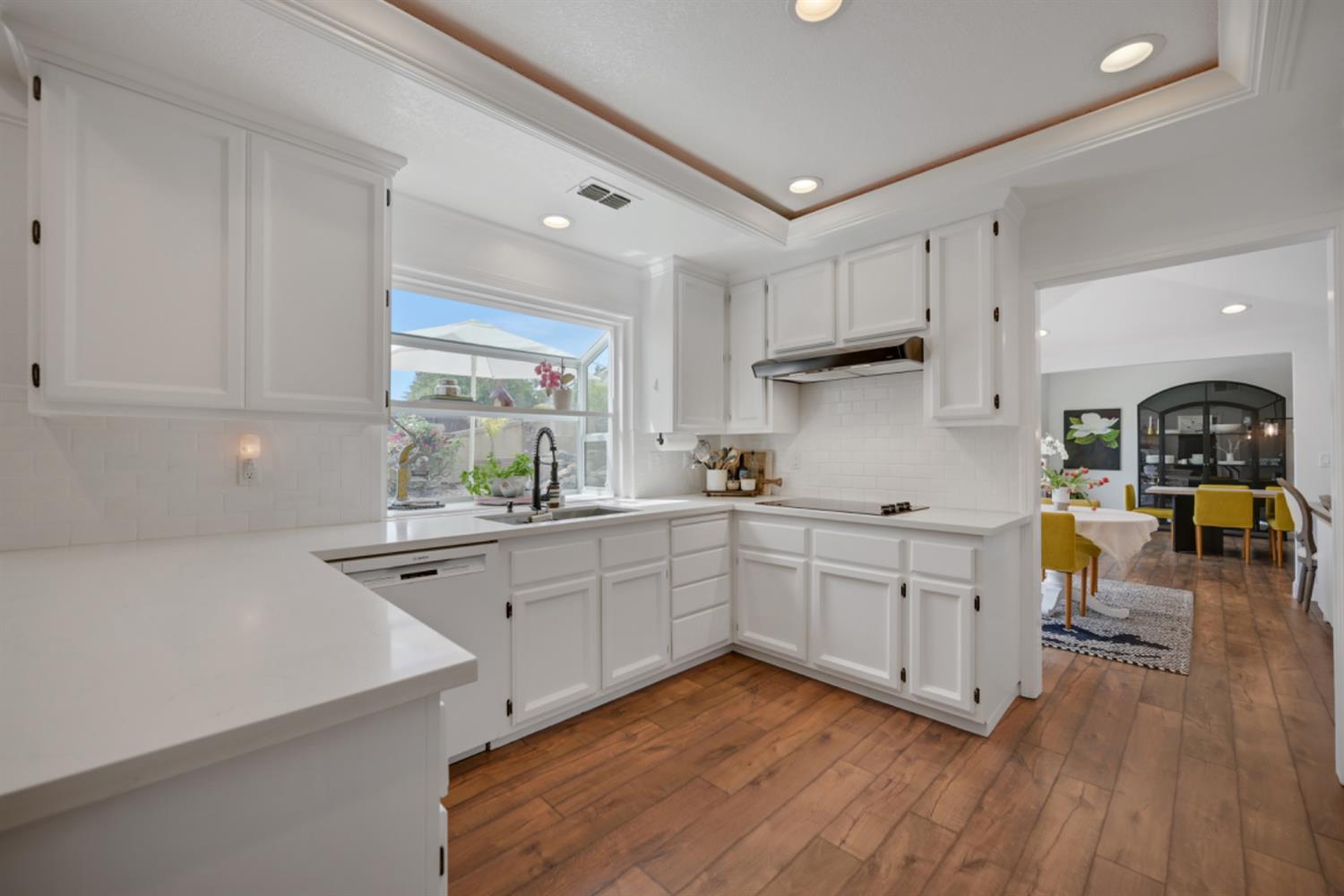 Detail Gallery Image 13 of 84 For 109 Bermuda Ct, Roseville,  CA 95678 - 4 Beds | 2/2 Baths